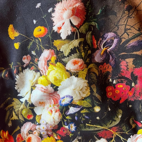 THE MET TOTE BAG Floral Still Life Canvas - Picture 2 of 3